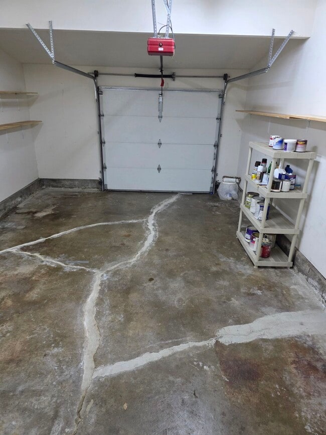 Building Photo - 1545 Brookside Dr