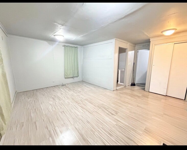 Building Photo - 1308 W 13th Ave