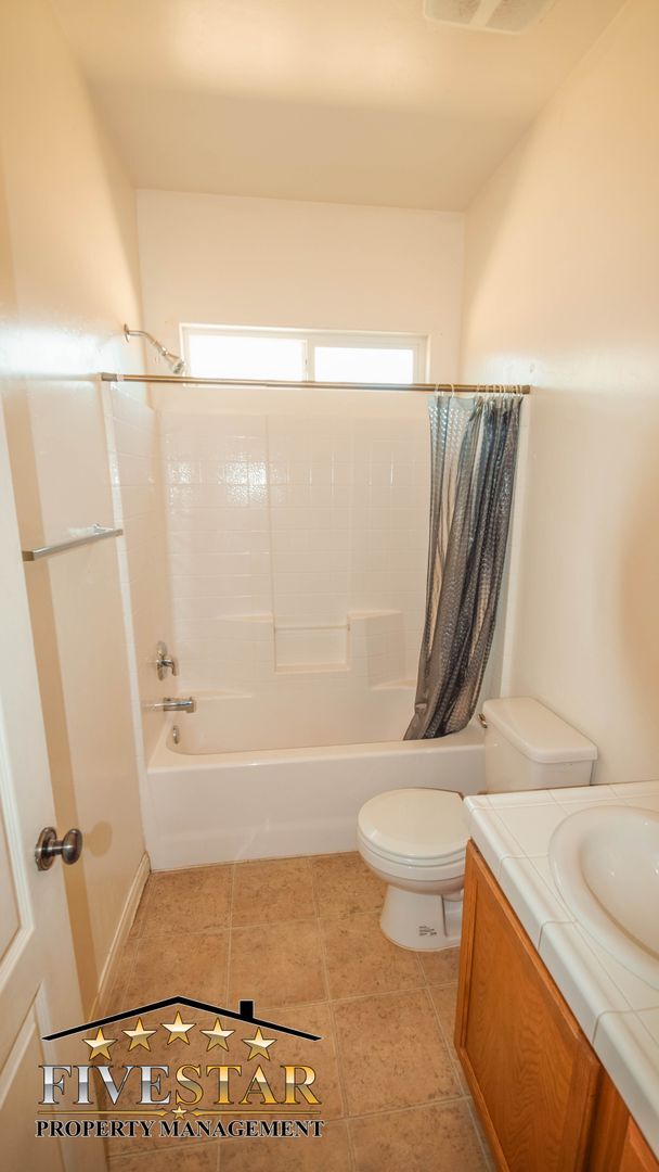 Building Photo - 1733 Pyxis St