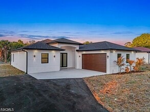 Building Photo - 2657 2nd Ave SE