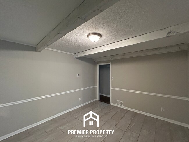 Building Photo - 8288 Cedarbrush Dr