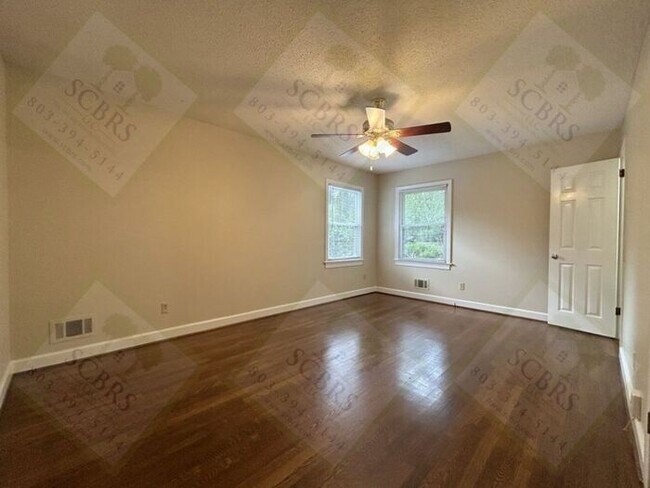 Building Photo - SE Columbia - 3 bedroom, 2 bath clean single story