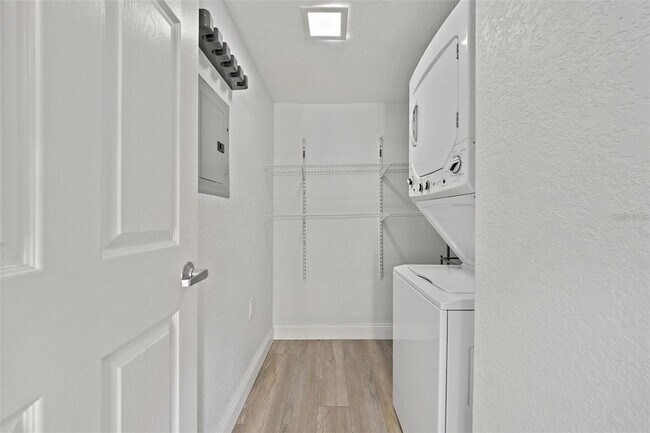 Building Photo - 4141 Bayshore Blvd