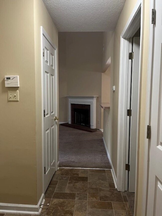 Building Photo - 2972 Woodland Ash Cove