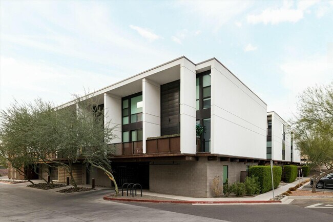 Building Photo - 1717 N 1st Ave