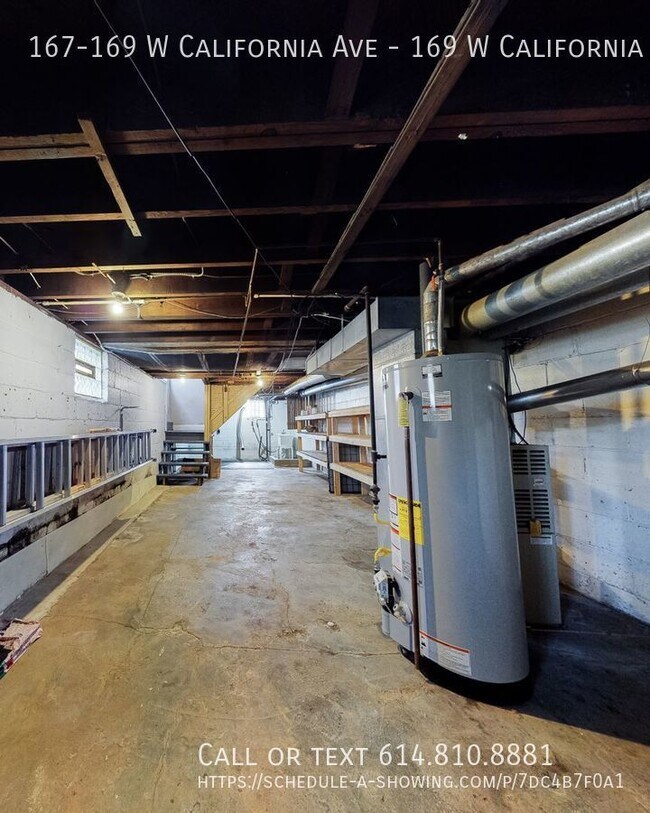 Building Photo - Three Bedroom- Clintonville