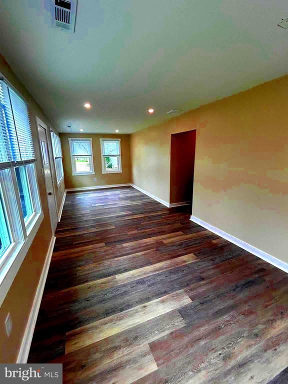 Building Photo - 1063 Tanyard Rd