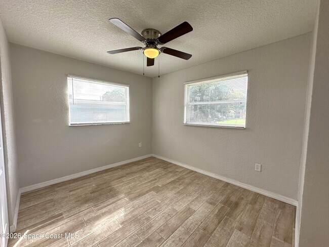 Building Photo - 2296 Shelby Dr