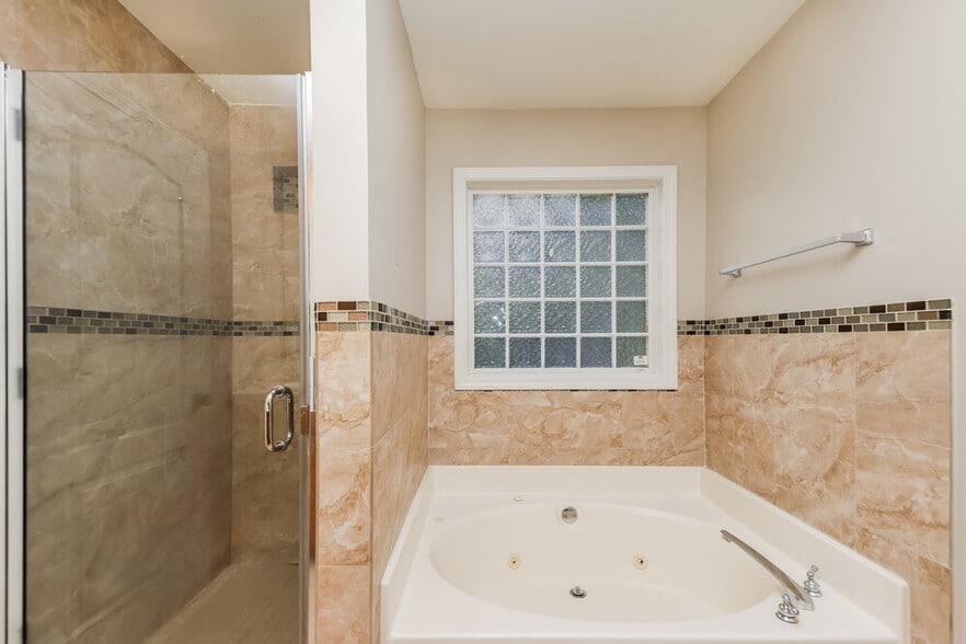 Building Photo - 7872 Newport Dr