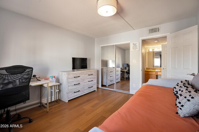 Building Photo - 3825 E Camelback Rd