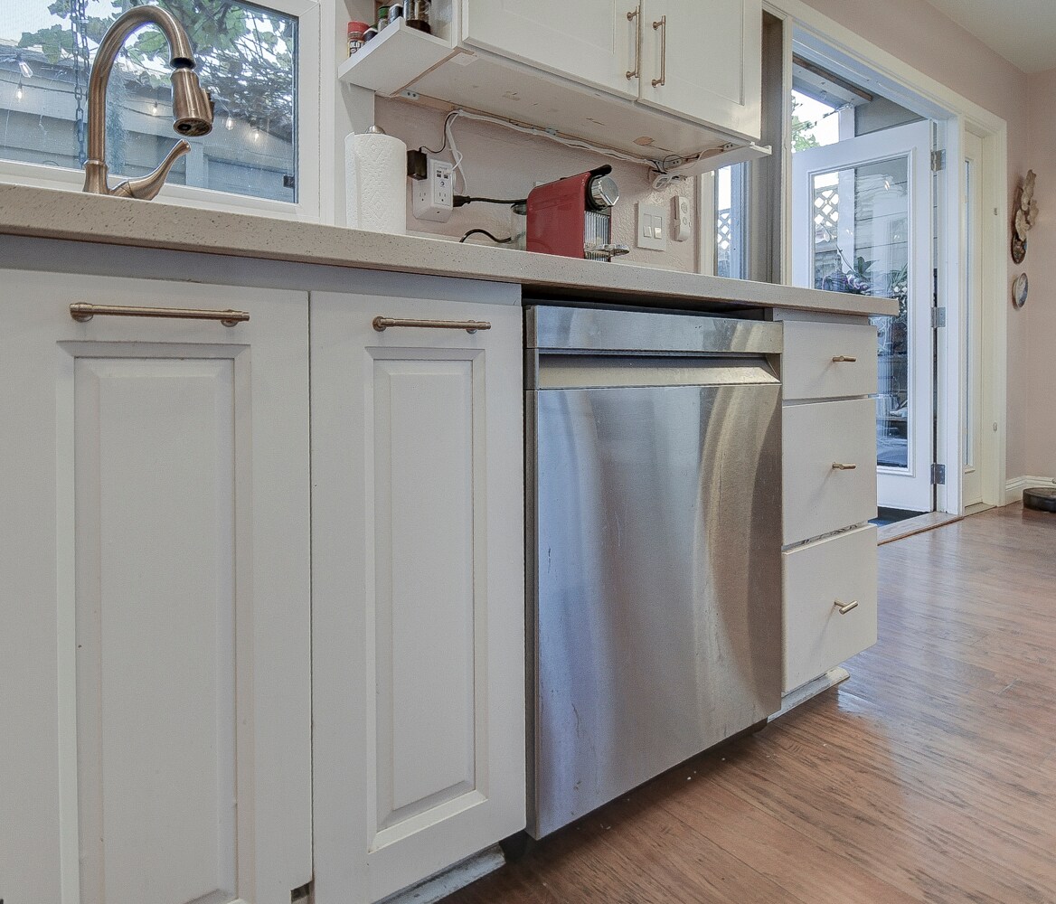 Building Photo - 11 Seamist Ct