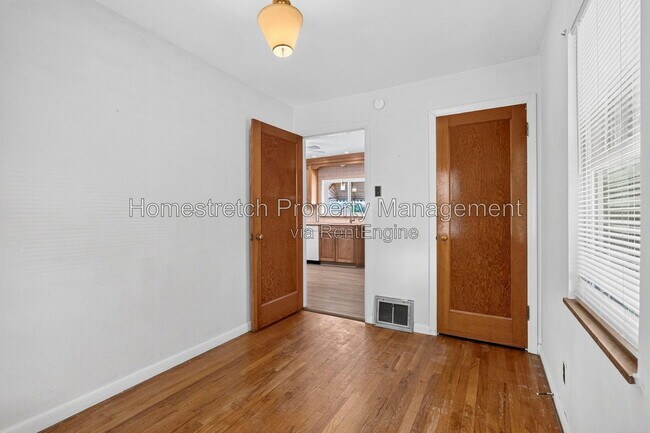 Building Photo - 9826 Ravensbrook Dr