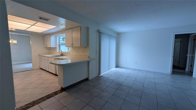 Building Photo - 607 Parkwood Ave