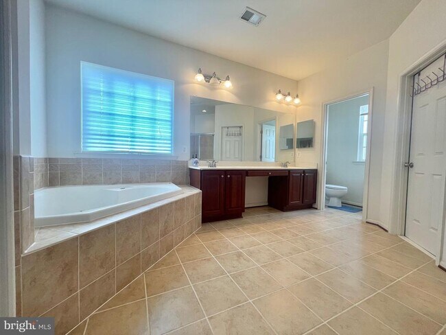 Building Photo - 23110 Mistflower Dr