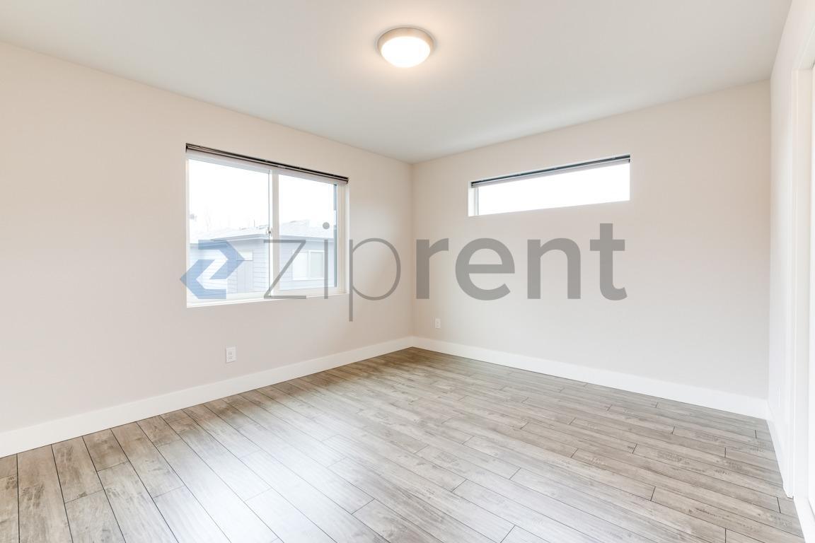 Building Photo - Unit