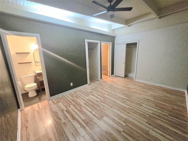 Building Photo - 1919 Sumner Dr