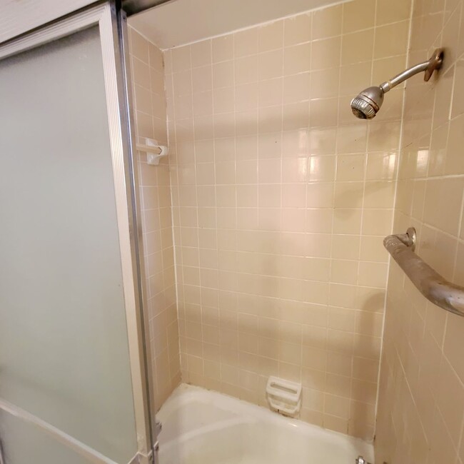 Building Photo - Spacious 2-Bedroom, 2-Bath Condo near SMU ...