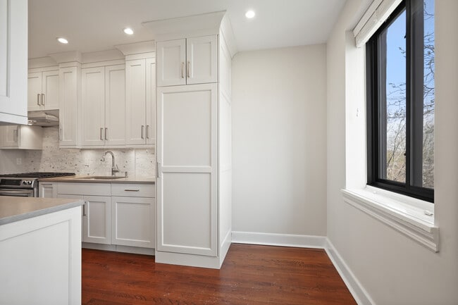 Building Photo - 47 Lafayette Pl