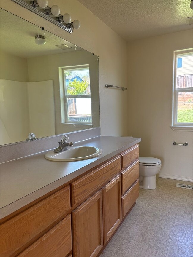 Building Photo - $500.00  OFF  1ST  FULL  MONTH'S  RENT   F...