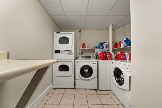 Building Photo - 224 Jamaicaway