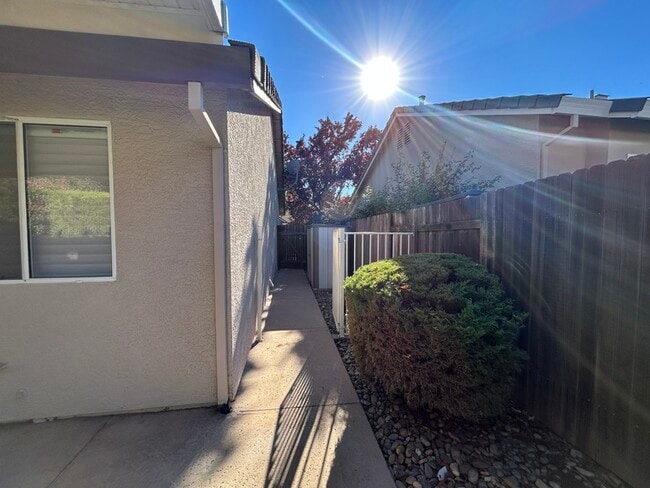 Building Photo - 248 Summer Grove Cir
