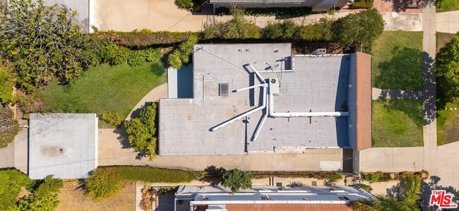 Building Photo - 212 N Palm Dr