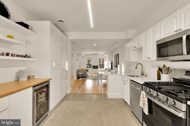 Building Photo - 1608 5th St NW