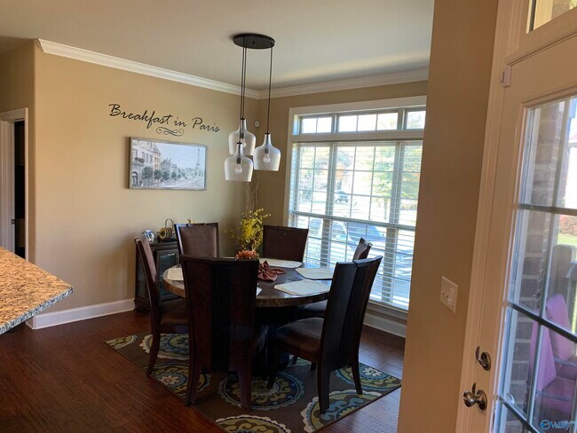 Building Photo - 123 Forest Ridge Dr