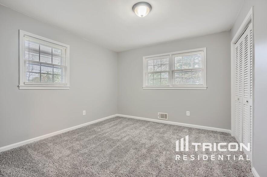 Building Photo - 4124 Lauada Dr