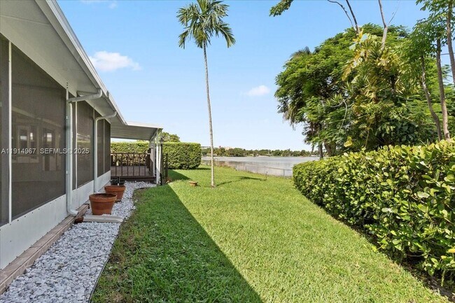 Building Photo - 1961 NE 188th St