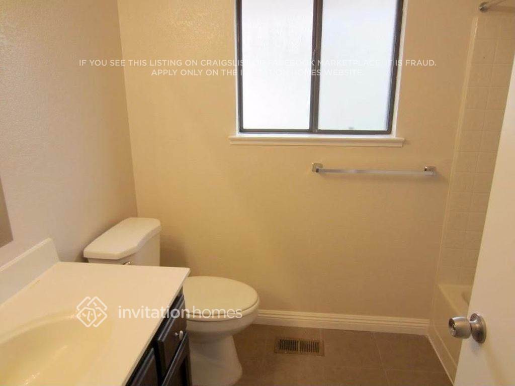 Building Photo - 2947 Filbert St