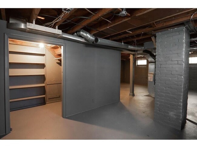 Building Photo - 5247 Dupont Ave N