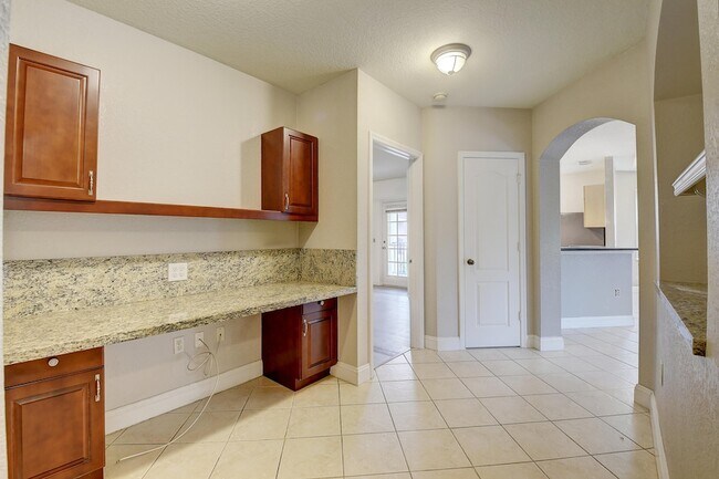 Building Photo - 1206 Belmont Pl
