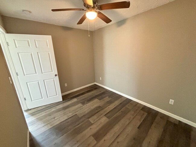Building Photo - 108 Scott Dr