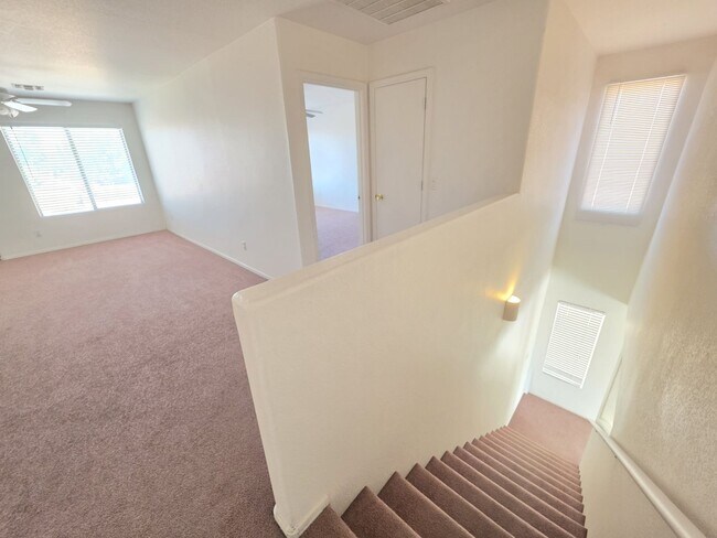 Building Photo - 30469 N Plantation Dr