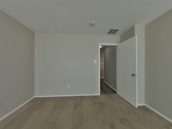 Building Photo - 614 Harpswell Ln