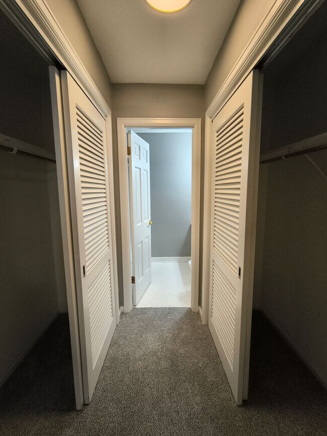 Building Photo - HUGE 2 Bedroom and Bathroom Apartment in East CB!