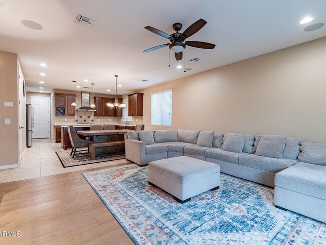 Building Photo - 4 Bedroom Single Family Home in Chandler