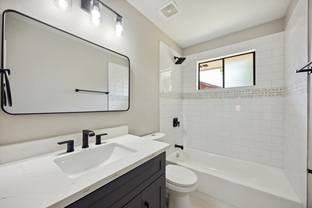 Building Photo - 7098 Shadow Lake Dr