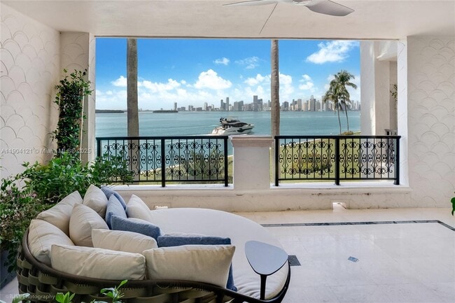 Building Photo - 4822 Fisher Island Dr