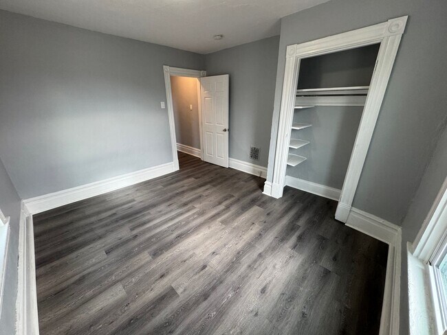 Building Photo - Renovated 3/1 Duplex In The Heart Of Pitcairn!! Available Now!