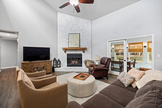 Building Photo - 507 Nassau Dr