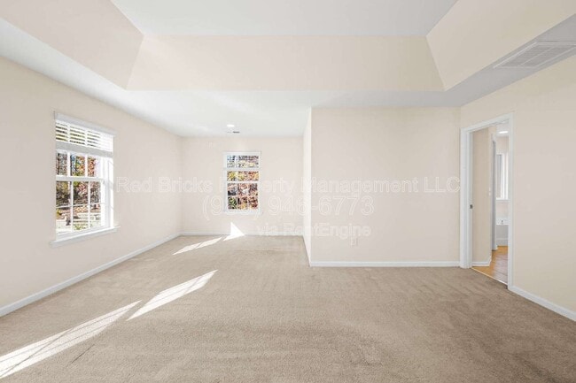 Building Photo - 4860 Pepper Dr