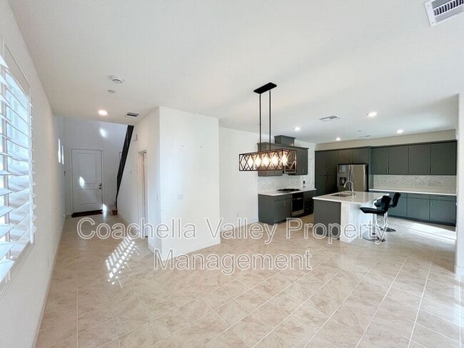 Building Photo - 76279 Cambridge Dr