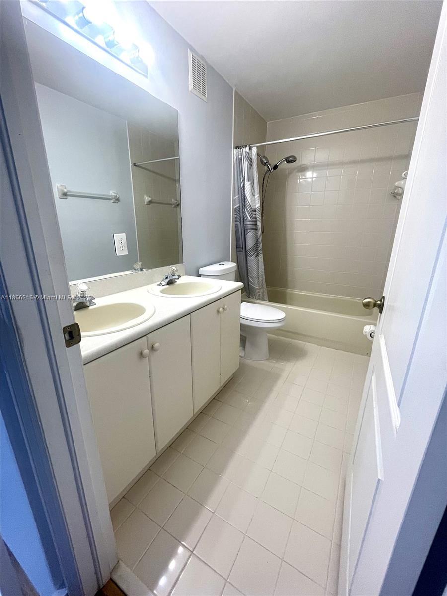 Building Photo - 3840 SW 169th Ter