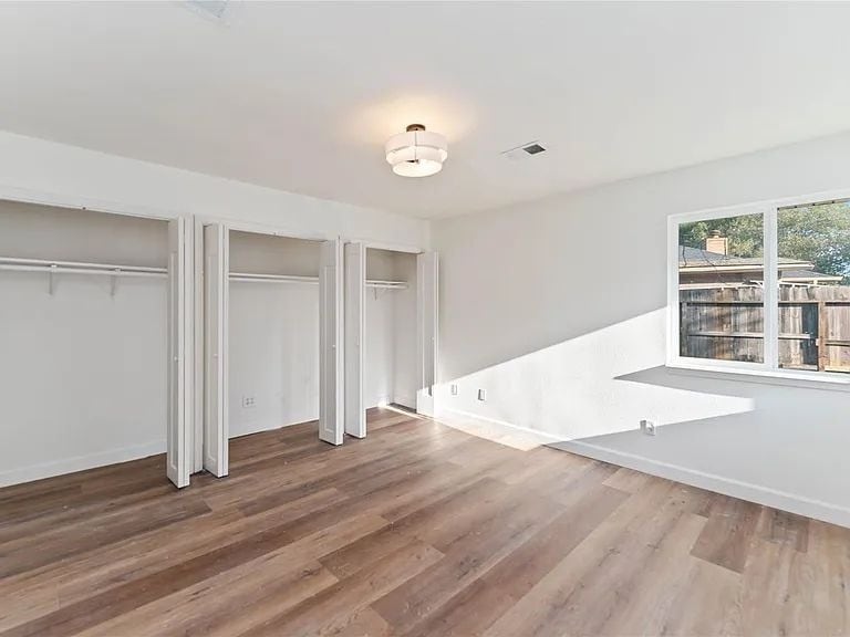 Building Photo - 10307 Staghill Dr