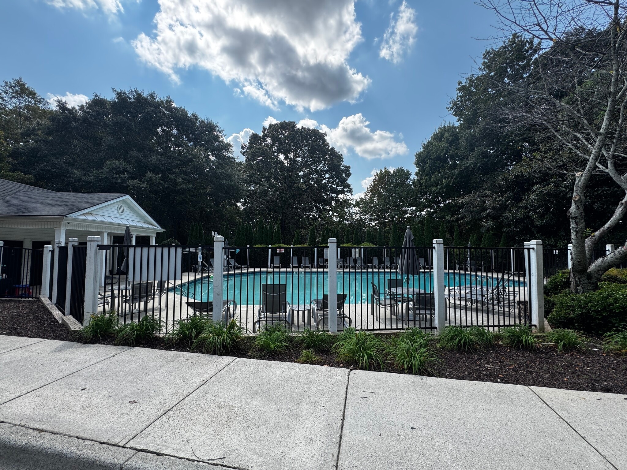 Swimming pool - 2200 Kilmington Sq