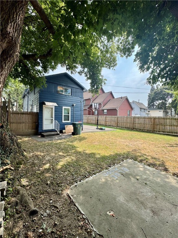 Building Photo - 57 Ferncliffe Dr