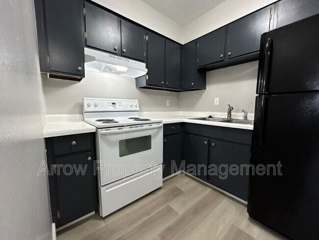 Building Photo - 1010 N 16th St