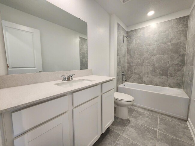 Building Photo - 1622 Reservoir Pl